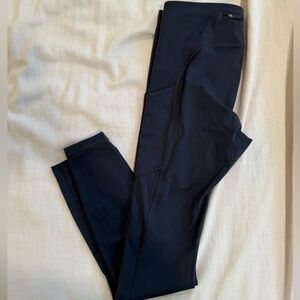 Wunder Under leggings with side pocket